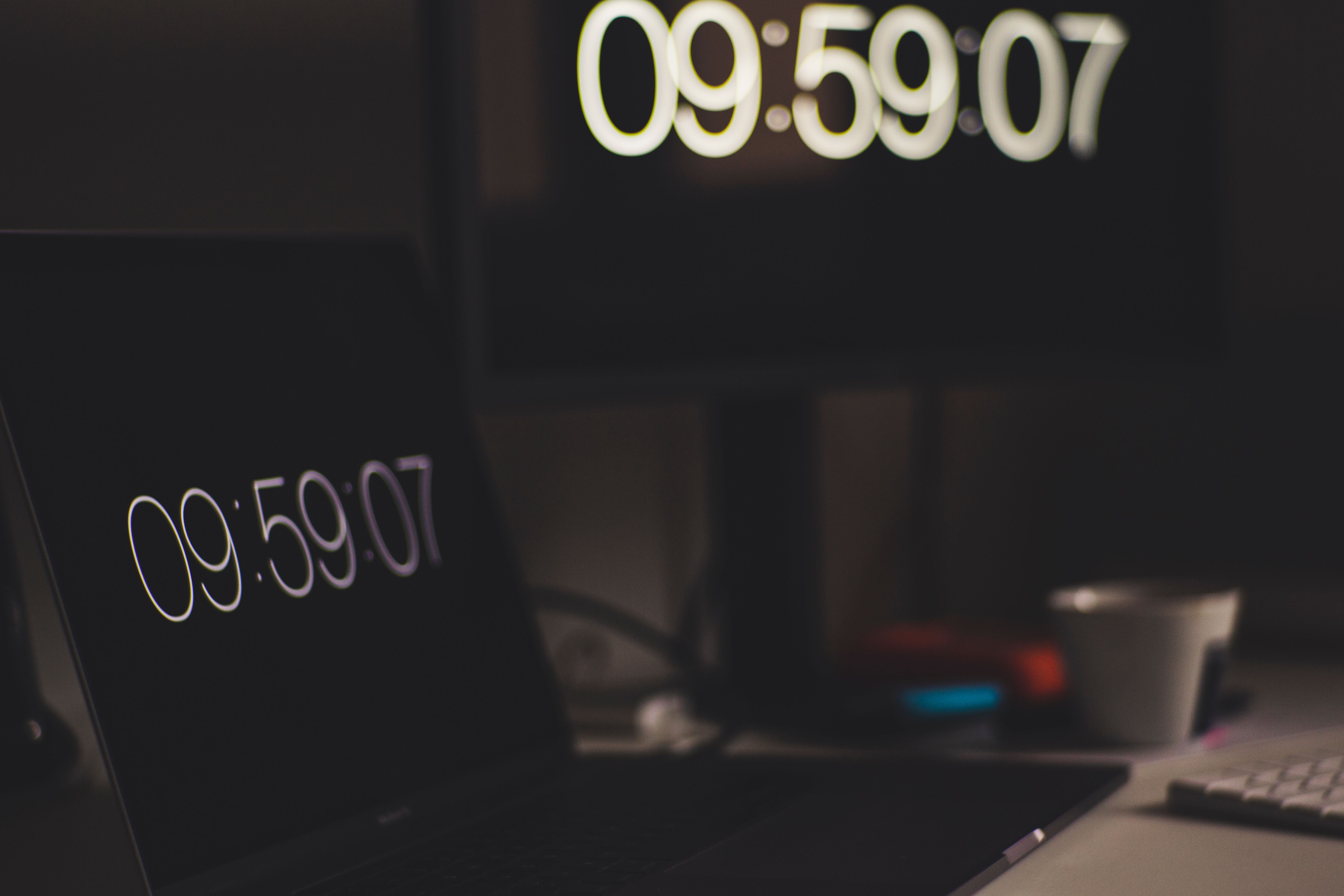 Countdown timers in B2B marketing: urgency for webinars and software launches